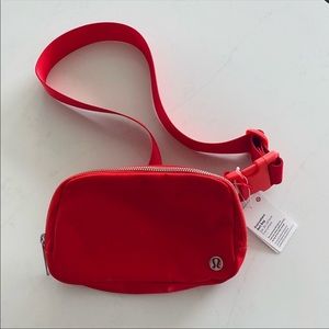 NWT Lululemon Everywhere Belt Bag